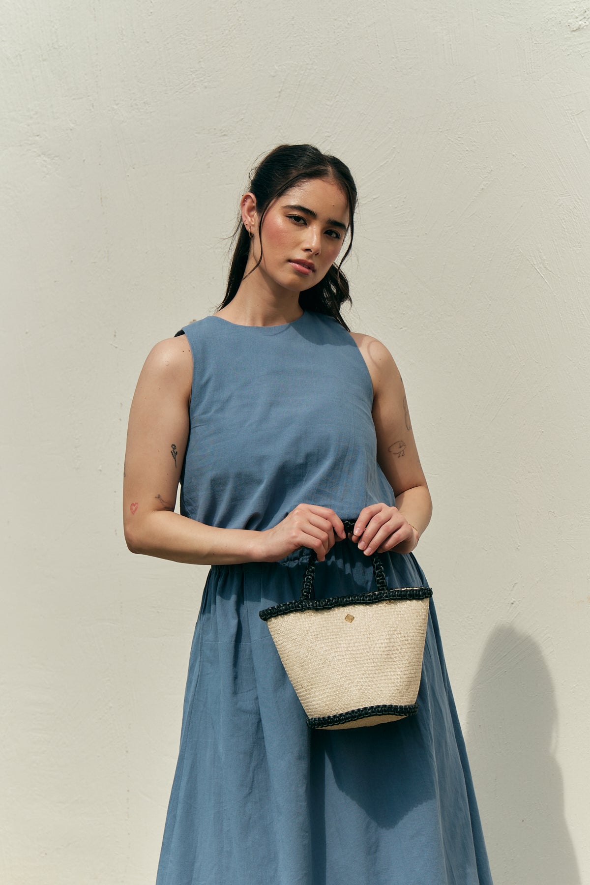 Johanna in Natural with Black Leather