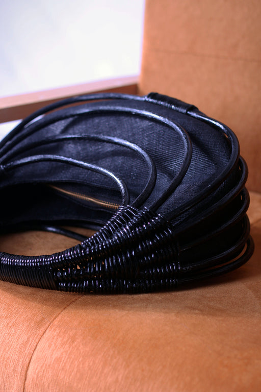 Curba Medium in Black