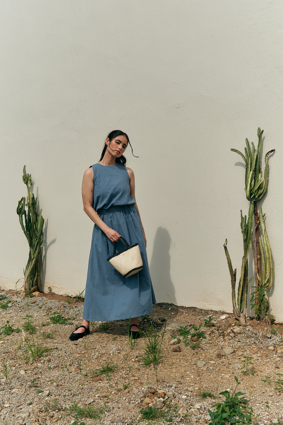 Johanna in Natural with Black Leather